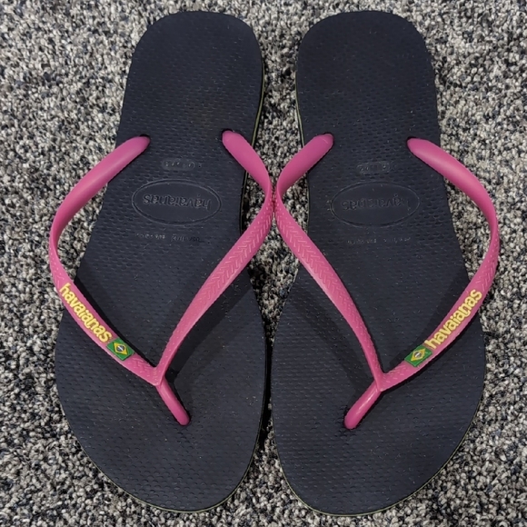 Havaianas Women's Dark Navy and Pink Flip Flops - Picture 1 of 4
